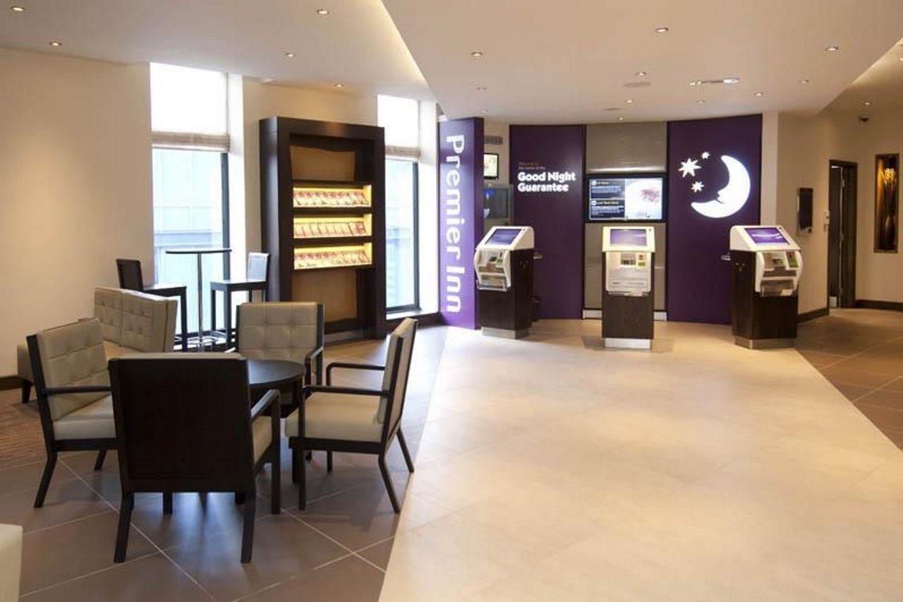 Premier Inn Liverpool City Exterior foto