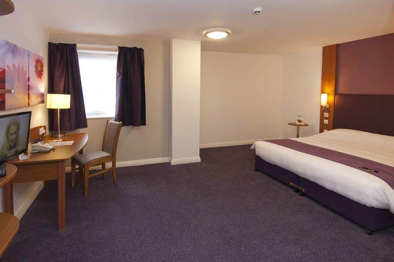 Premier Inn Liverpool City Exterior foto